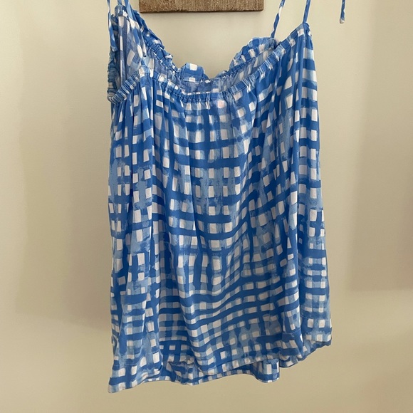 Tank - Picture 2 of 5